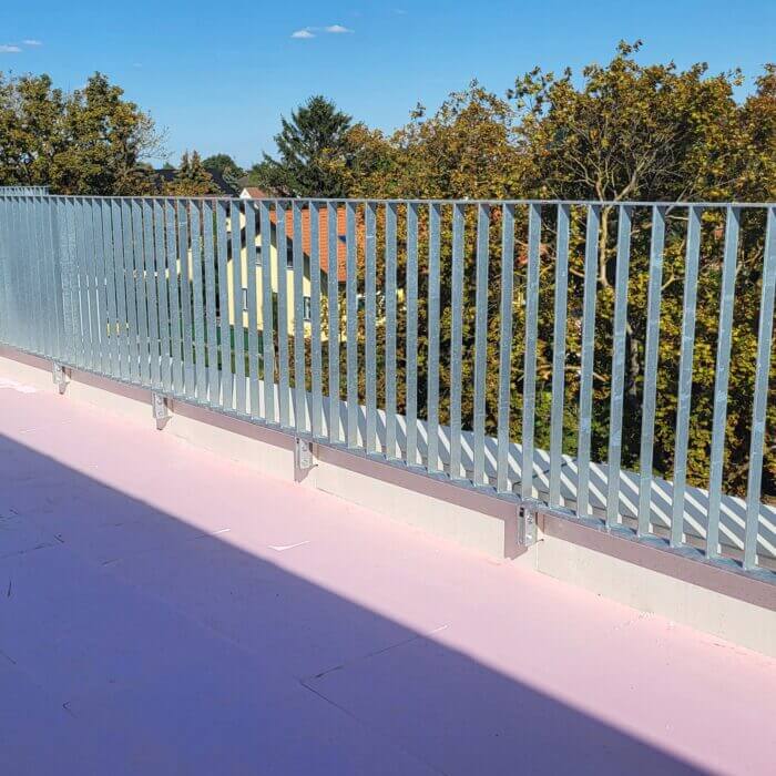 Systembrüstung X-RS3-M12 für Geländer auf Brüstungkonsole – Bild 12