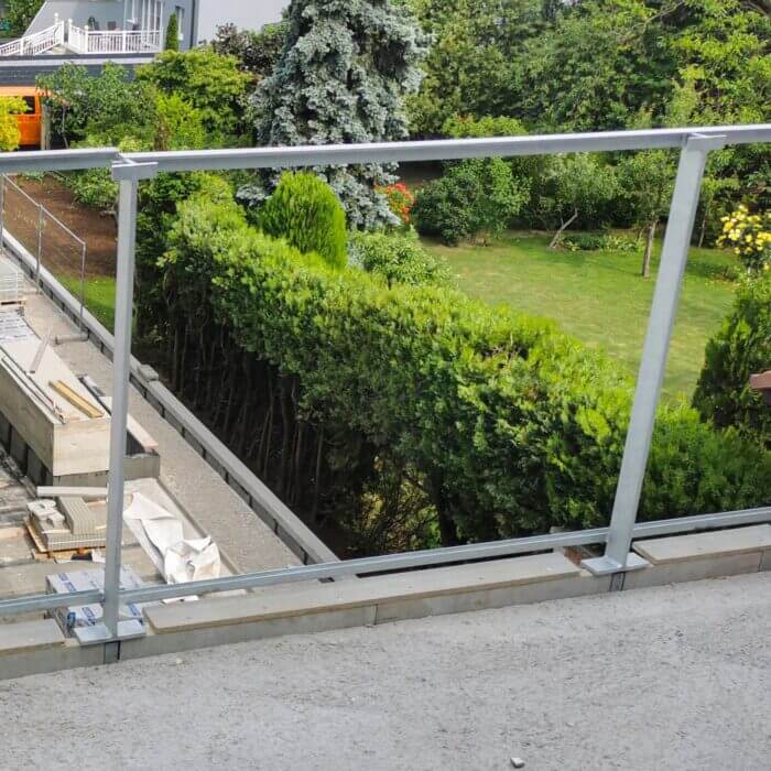 Systembrüstung X-RS3-M12 für brüstungshohe Geländer – Bild 3