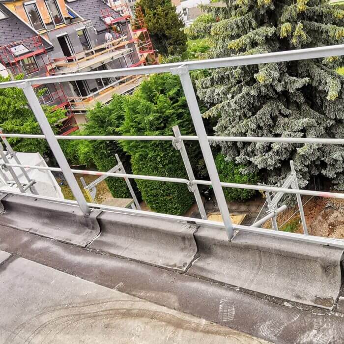 Systembrüstung X-RS3-M12 für brüstungshohe Geländer – Bild 4